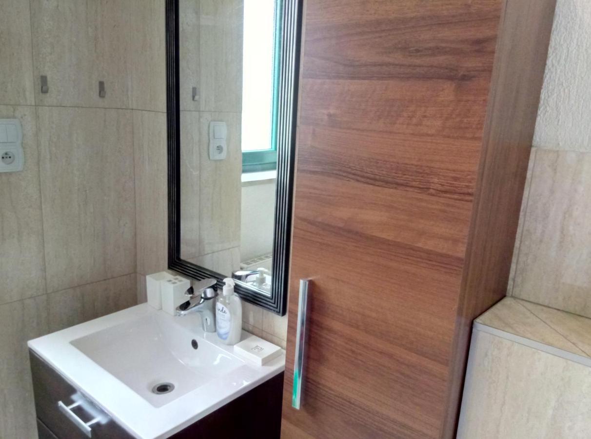 Apartamenty Krzywe Okna Жельона Гора Екстериор снимка