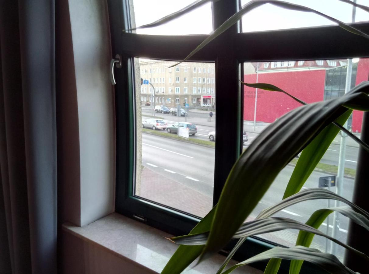 Apartamenty Krzywe Okna Жельона Гора Екстериор снимка