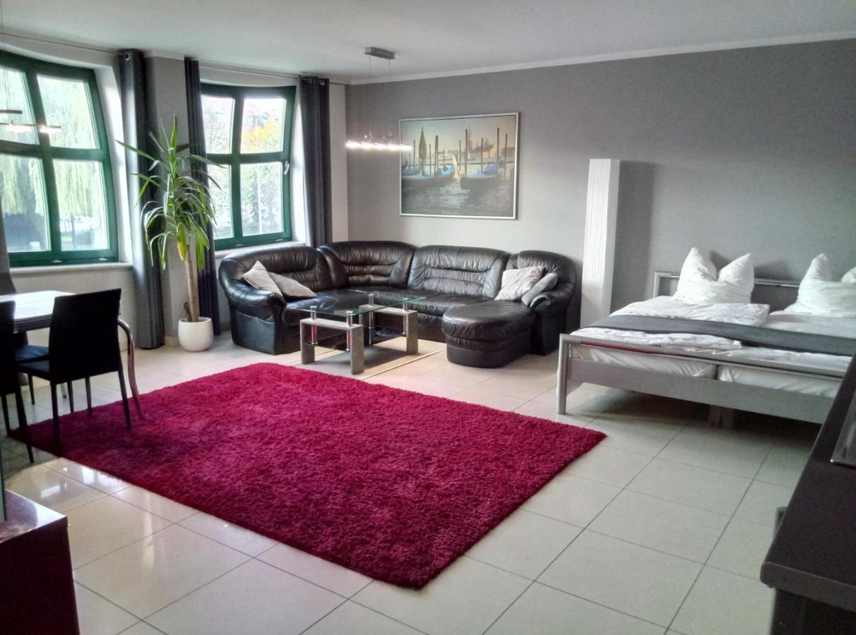 Apartamenty Krzywe Okna Жельона Гора Екстериор снимка